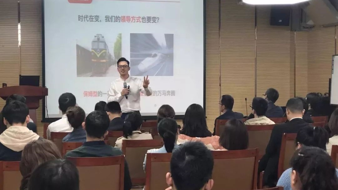 ����(chu��ng)�����A��������������Ӣ�Ÿ����Ï������������M(j��n)嫺�����(chu��ng)��88��Ͷ���Yƽ�_(t��i)ϵ�л��(d��ng)